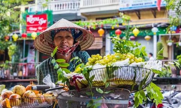 Gỗ và Video: Kết nối nghệ thuật truyền thống với công nghệ hiện đại